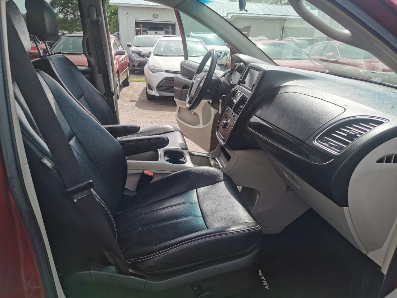 2015 Chrysler Town & Country Touring-L - Photo #23