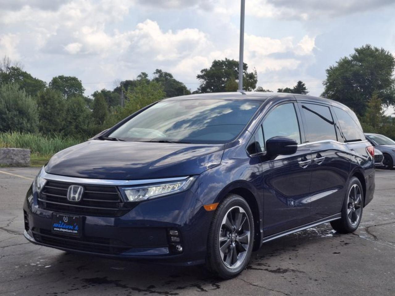 Used 2022 Honda Odyssey Touring | TV/DVD | Nav | Leather | Sunroof | Power Sliders + Hatch | CabinWatch | and More ! for sale in Guelph, ON