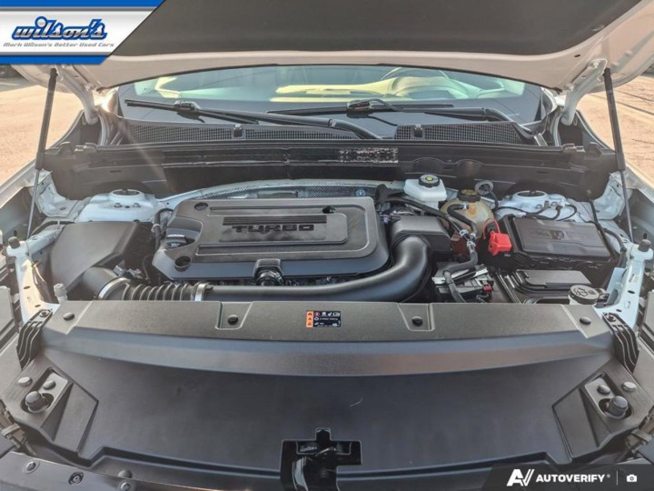 2021 Buick Envision Essence AWD | Leather | Pano Roof | HUD | 360 Camera | Bose | Nav | CarPlay + Android | and More ! Photo