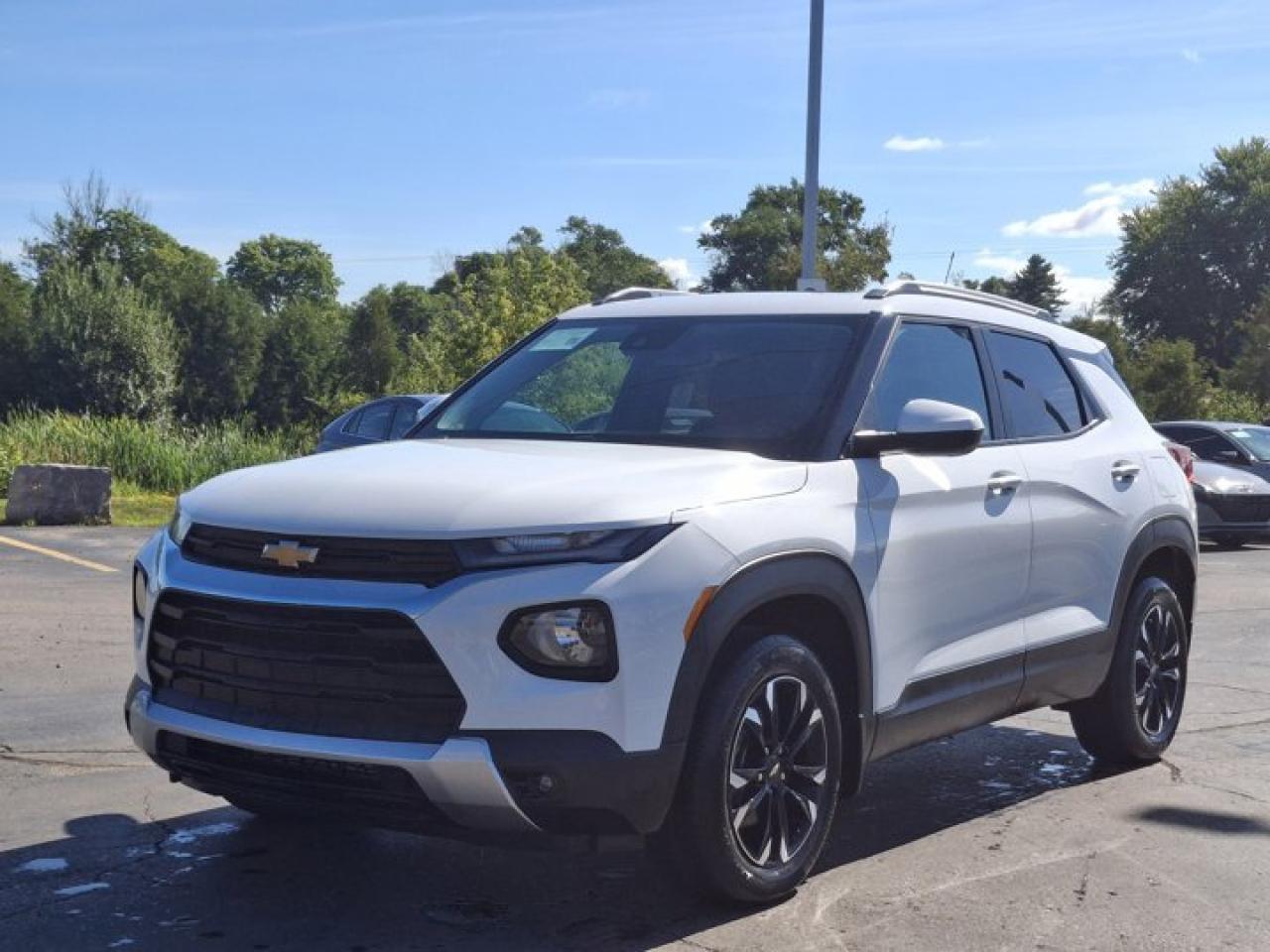 Used 2023 Chevrolet TrailBlazer LT AWD | Panoramic Sunroof | Heated Seats | CarPlay + Android | Power Seat | Rear Camera | and More! for sale in Guelph, ON
