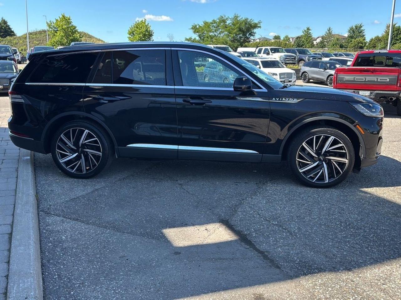 2025 Lincoln Aviator Reserve Photo3