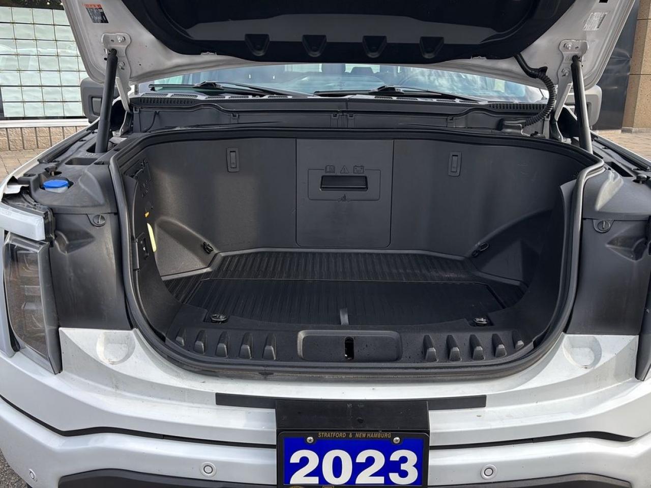 2023 Ford F-150 Lightning XLT Photo5