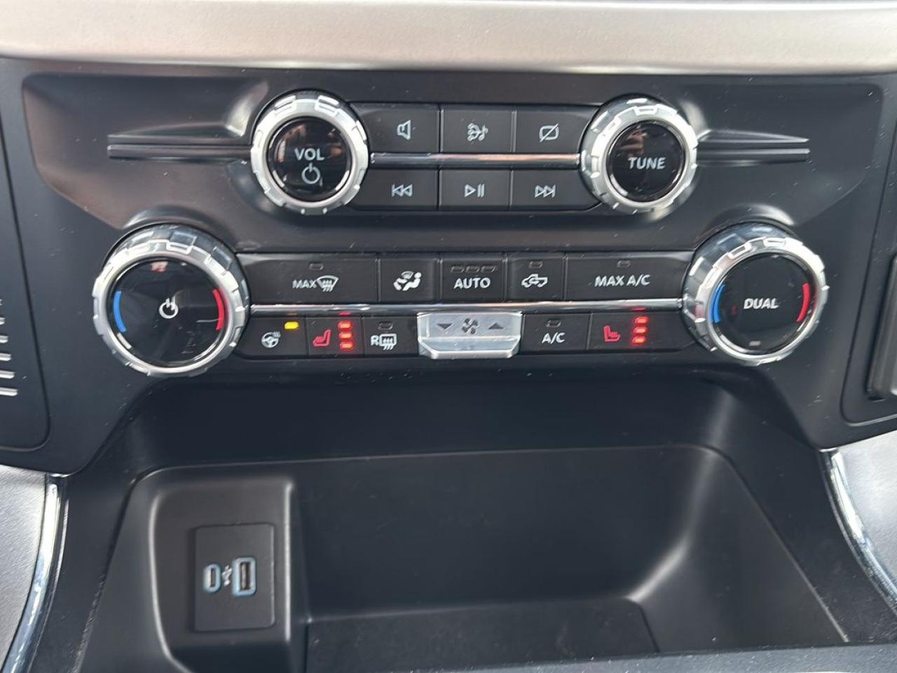 2023 Ford F-150 Lightning XLT Photo5