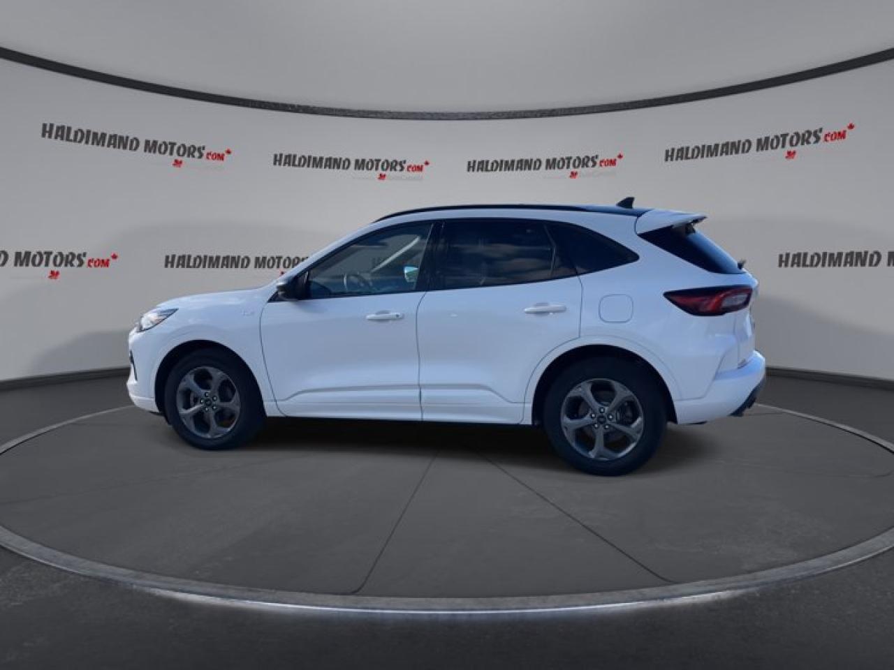 2023 Ford Escape ST-Line AWD Photo4