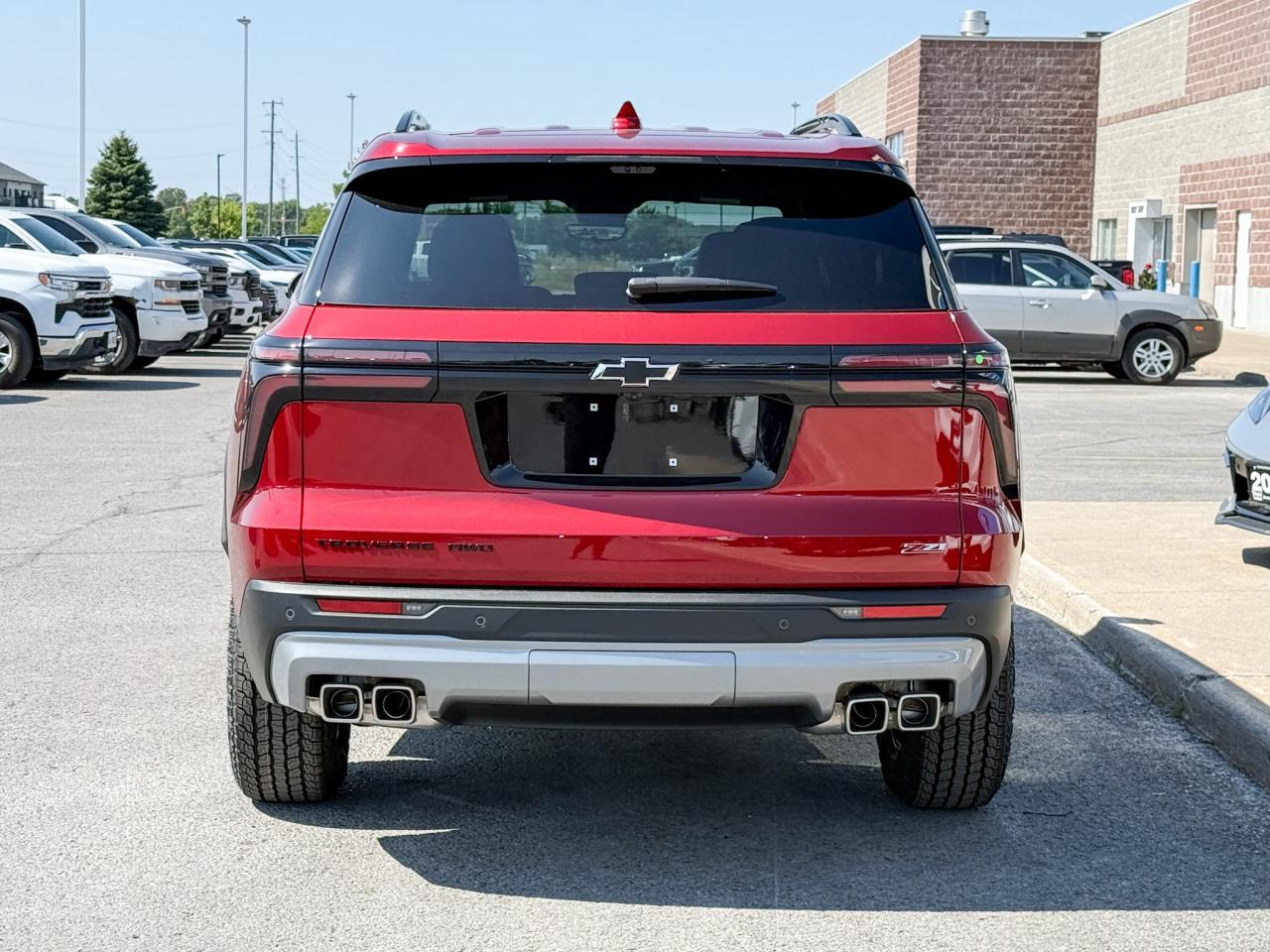 2026 Chevrolet Traverse Z71 2.5L 4 CYL WITH REMOTE START/ENTRY, SUNROOF, HEATED SEATS, HEATED STEERING WHEEL, POWER LIFTGATE, HD SURROUND VISION, APPLE CARPLAY AND ANDROID AUTO Photo3