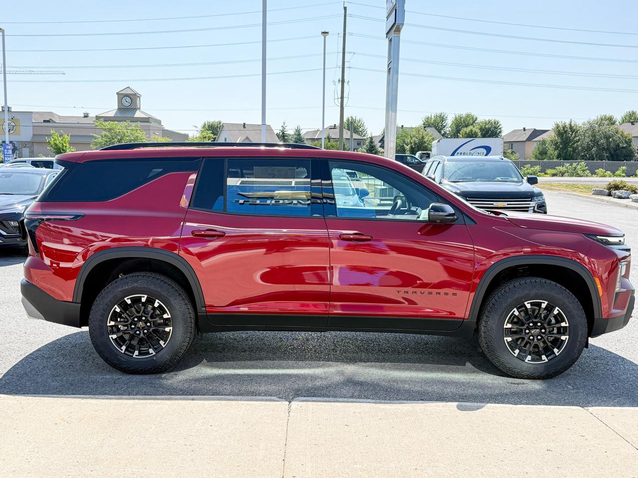2026 Chevrolet Traverse Z71 2.5L 4 CYL WITH REMOTE START/ENTRY, SUNROOF, HEATED SEATS, HEATED STEERING WHEEL, POWER LIFTGATE, HD SURROUND VISION, APPLE CARPLAY AND ANDROID AUTO Photo