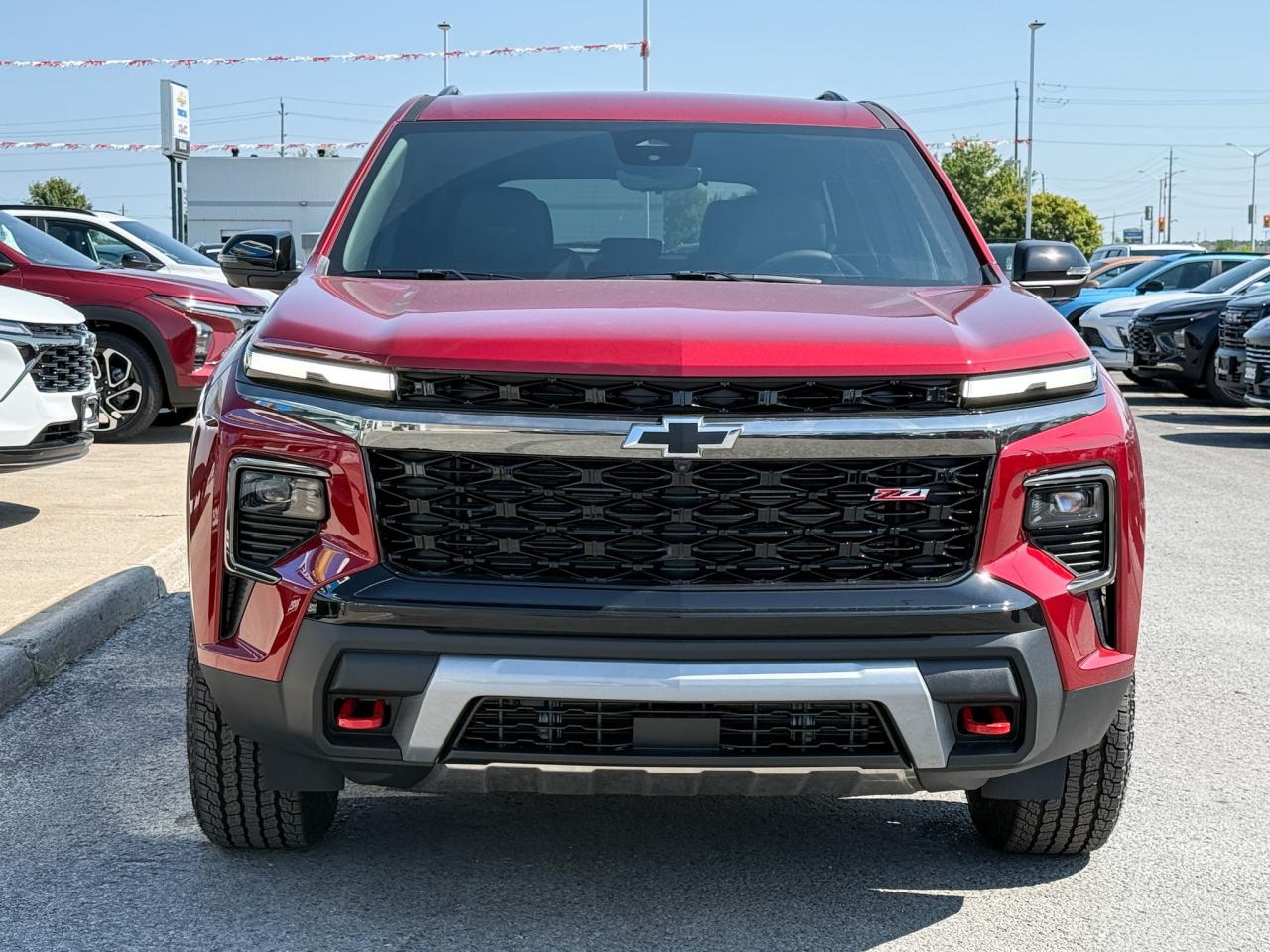 2026 Chevrolet Traverse Z71 2.5L 4 CYL WITH REMOTE START/ENTRY, SUNROOF, HEATED SEATS, HEATED STEERING WHEEL, POWER LIFTGATE, HD SURROUND VISION, APPLE CARPLAY AND ANDROID AUTO Photo