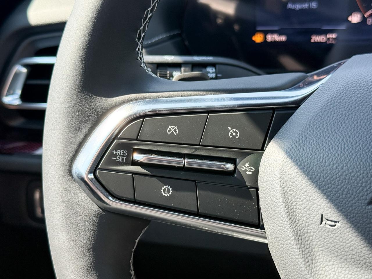 2026 Chevrolet Traverse Z71 2.5L 4 CYL WITH REMOTE START/ENTRY, SUNROOF, HEATED SEATS, HEATED STEERING WHEEL, POWER LIFTGATE, HD SURROUND VISION, APPLE CARPLAY AND ANDROID AUTO Photo