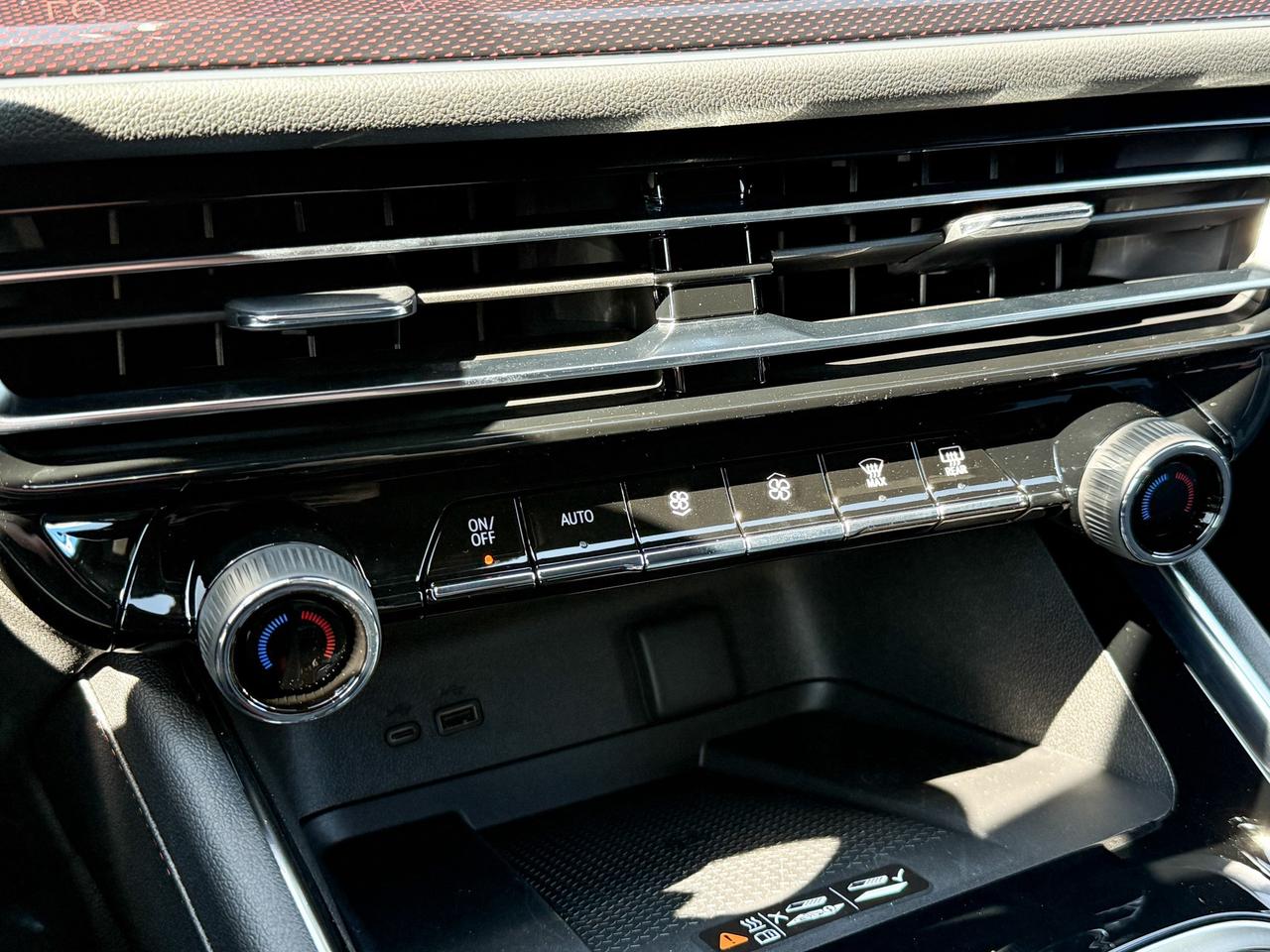 2026 Chevrolet Traverse Z71 2.5L 4 CYL WITH REMOTE START/ENTRY, SUNROOF, HEATED SEATS, HEATED STEERING WHEEL, POWER LIFTGATE, HD SURROUND VISION, APPLE CARPLAY AND ANDROID AUTO Photo