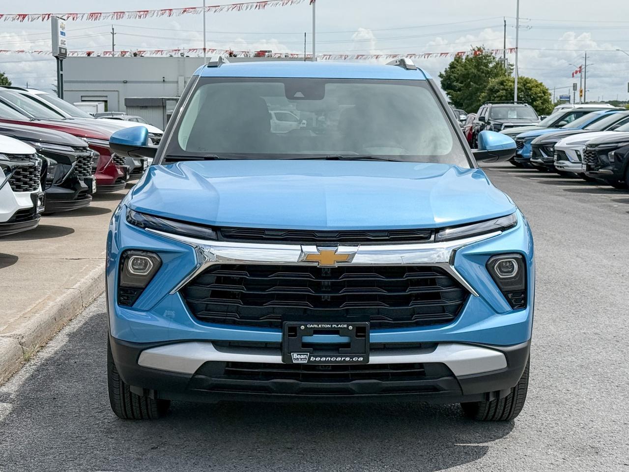 2026 Chevrolet TrailBlazer 1.3L TURBO ENGINE WITH REMOTE START/ENTRY, HEATED FRONT SEATS, HEATED STEERING WHEEL, REAR VIEW CAMERA, APPLE CARPLAY AND ANDROID AUTO Photo