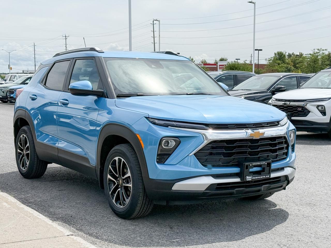 2026 Chevrolet TrailBlazer 1.3L TURBO ENGINE WITH REMOTE START/ENTRY, HEATED FRONT SEATS, HEATED STEERING WHEEL, REAR VIEW CAMERA, APPLE CARPLAY AND ANDROID AUTO Photo