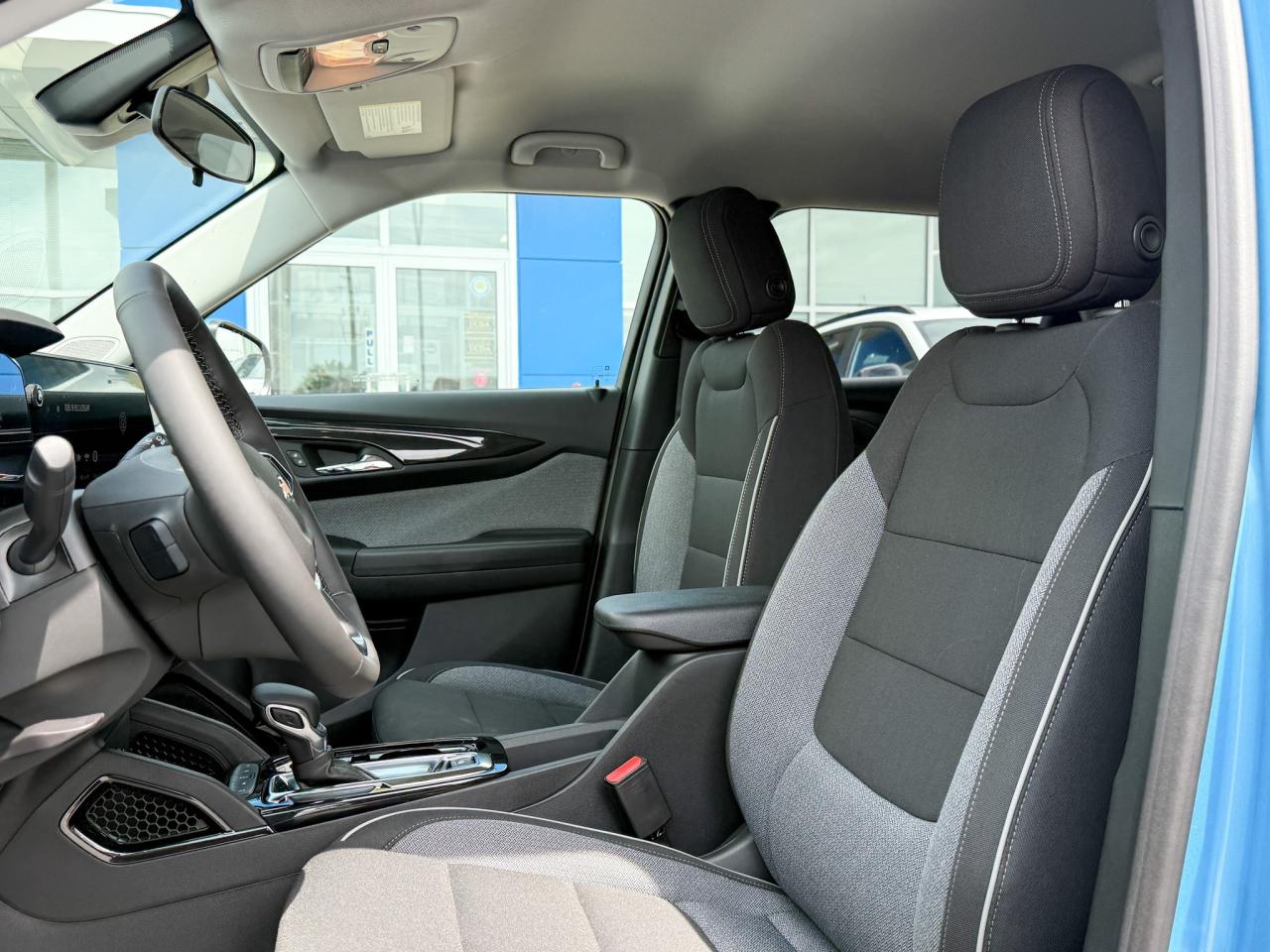 2026 Chevrolet TrailBlazer 1.3L TURBO ENGINE WITH REMOTE START/ENTRY, HEATED FRONT SEATS, HEATED STEERING WHEEL, REAR VIEW CAMERA, APPLE CARPLAY AND ANDROID AUTO Photo