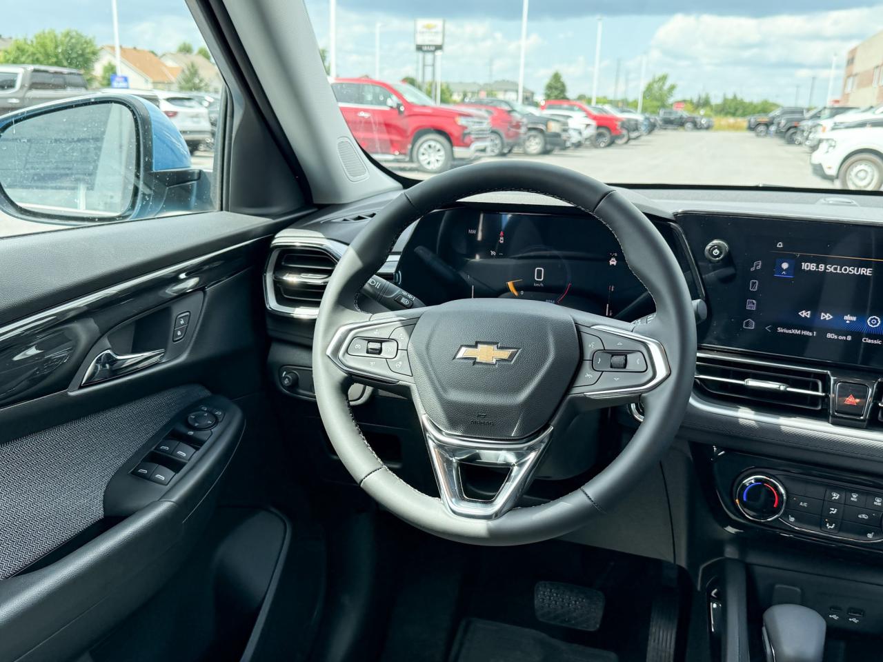 2026 Chevrolet TrailBlazer 1.3L TURBO ENGINE WITH REMOTE START/ENTRY, HEATED FRONT SEATS, HEATED STEERING WHEEL, REAR VIEW CAMERA, APPLE CARPLAY AND ANDROID AUTO Photo