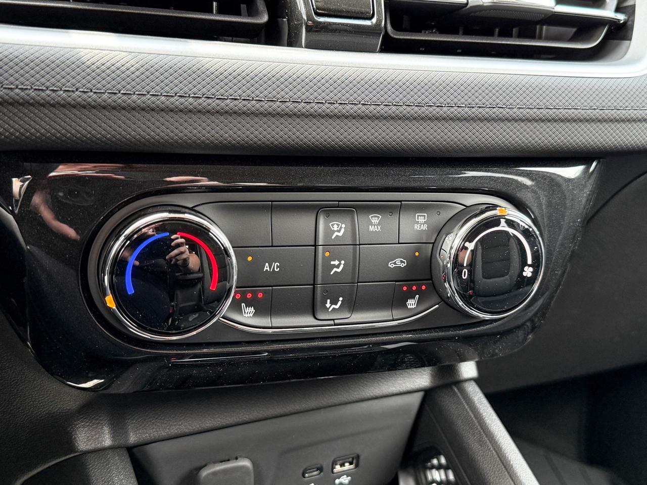 2026 Chevrolet TrailBlazer 1.3L TURBO ENGINE WITH REMOTE START/ENTRY, HEATED FRONT SEATS, HEATED STEERING WHEEL, REAR VIEW CAMERA, APPLE CARPLAY AND ANDROID AUTO Photo