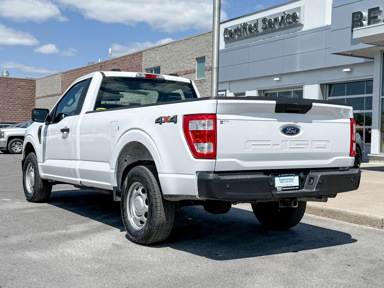 2022 Ford F-150 ONE OWNER, CLEAN CARFAX, 3.3L V6 XL, TOW PACKAGE, TRAILER BRAKECONTROLLER, TAILGATE STEP, 17" SILVER STEEL WHEELS Photo