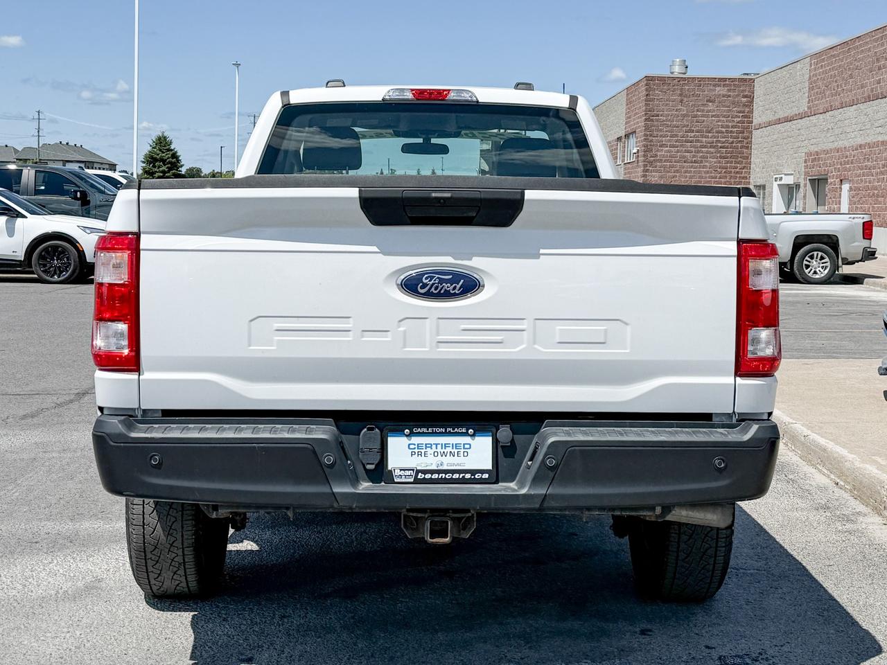 2022 Ford F-150 ONE OWNER, CLEAN CARFAX, 3.3L V6 XL, TOW PACKAGE, TRAILER BRAKECONTROLLER, TAILGATE STEP, 17" SILVER STEEL WHEELS Photo