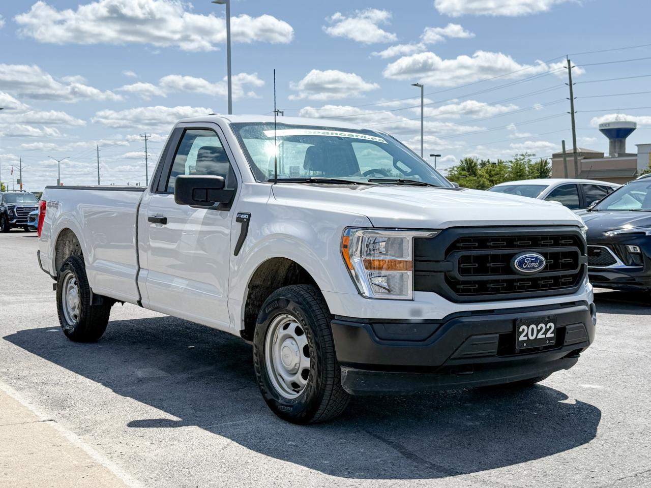 2022 Ford F-150 ONE OWNER, CLEAN CARFAX, 3.3L V6 XL, TOW PACKAGE, TRAILER BRAKECONTROLLER, TAILGATE STEP, 17" SILVER STEEL WHEELS Photo