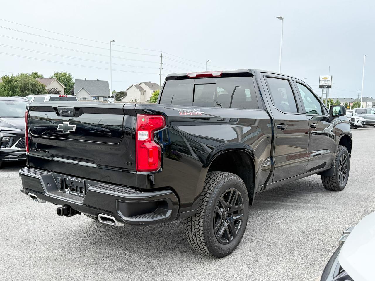 2025 Chevrolet Silverado 1500 LT Trail Boss 3.0L DURAMAX WITH REMOTE START/ENTRY, SUNROOF, HEATED SEATS, HEATED STEERING WHEEL, HITCH GUIDANCE, HD REAR VISION CAMERA Photo