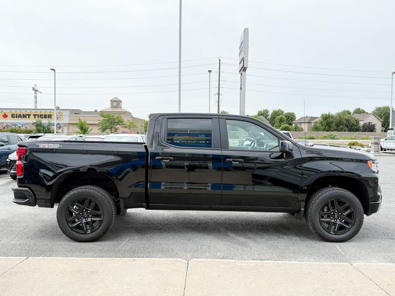 2025 Chevrolet Silverado 1500 LT Trail Boss 3.0L DURAMAX WITH REMOTE START/ENTRY, SUNROOF, HEATED SEATS, HEATED STEERING WHEEL, HITCH GUIDANCE, HD REAR VISION CAMERA Photo