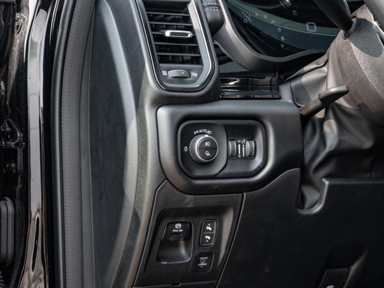 2025 RAM 1500 SPORT Photo