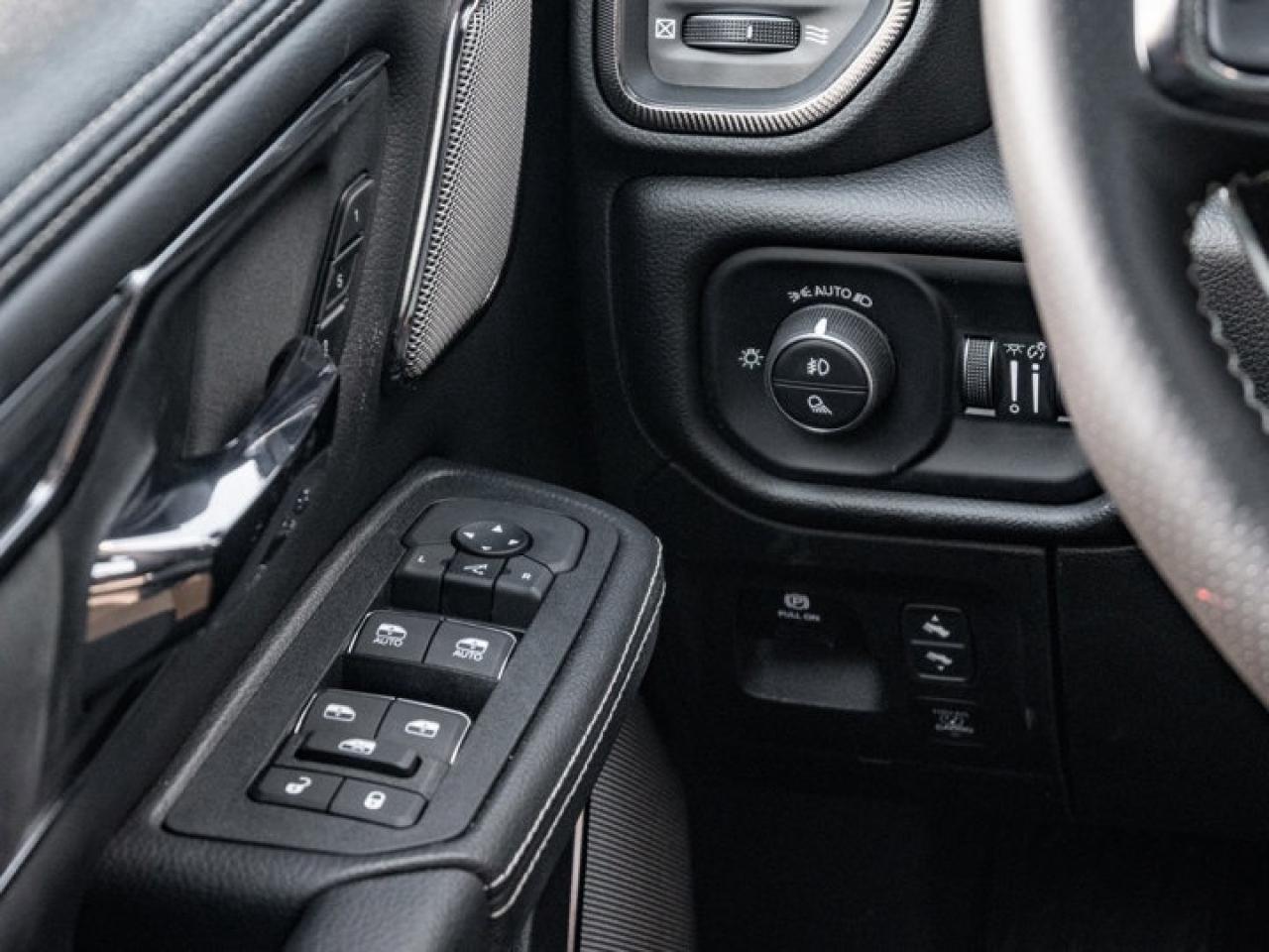 2025 RAM 1500 SPORT Photo