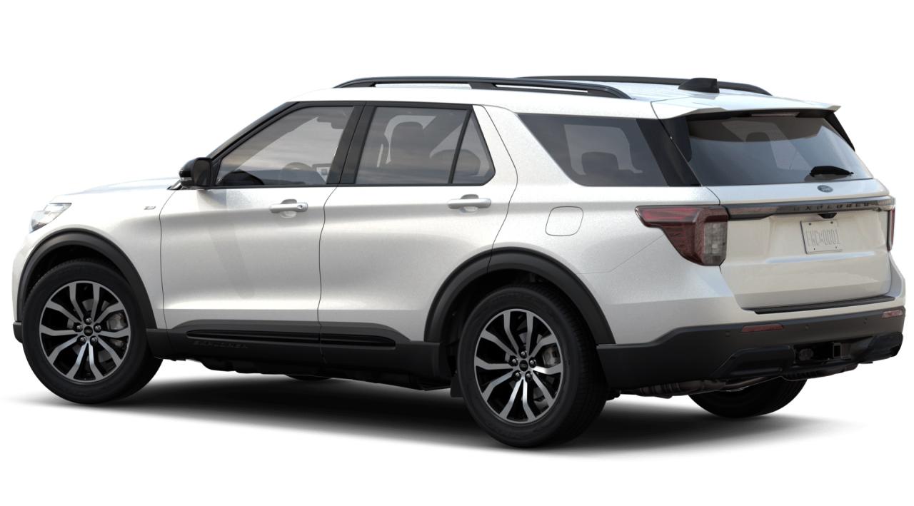 2025 Ford Explorer  Photo1