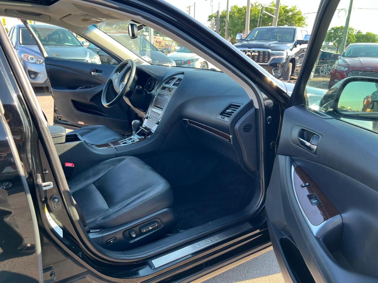 2011 Lexus ES 350 AUTO 4DR LEATHER SUNROOF NEW BRAKES BLUETOOTH - Photo #19