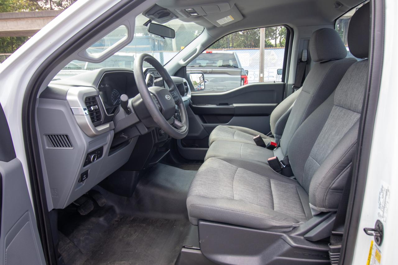 2022 Ford F-150 XL 2WD Reg Cab 8' Box Photo5