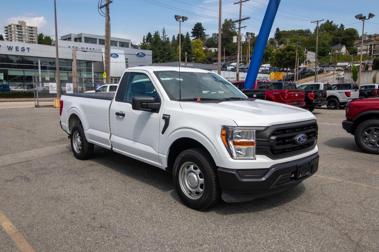 2022 Ford F-150 XL 2WD Reg Cab 8' Box Photo3