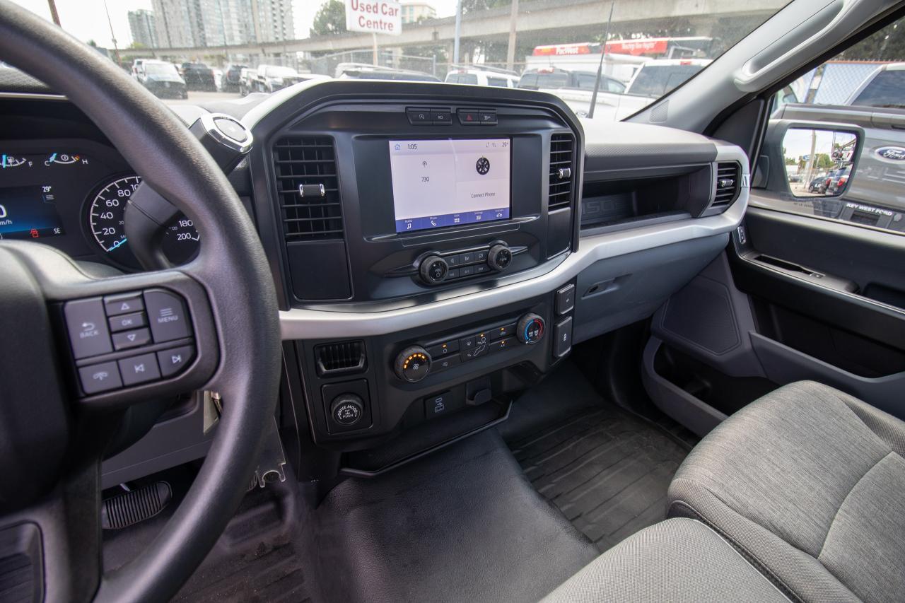 2022 Ford F-150 XL 2WD Reg Cab 8' Box Photo5