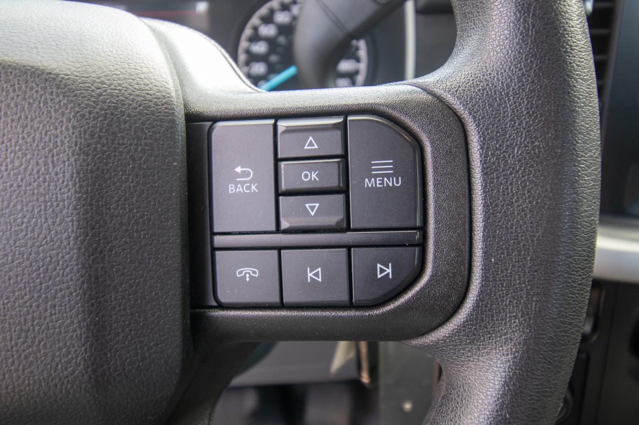 2022 Ford F-150 XL 2WD Reg Cab 8' Box Photo5