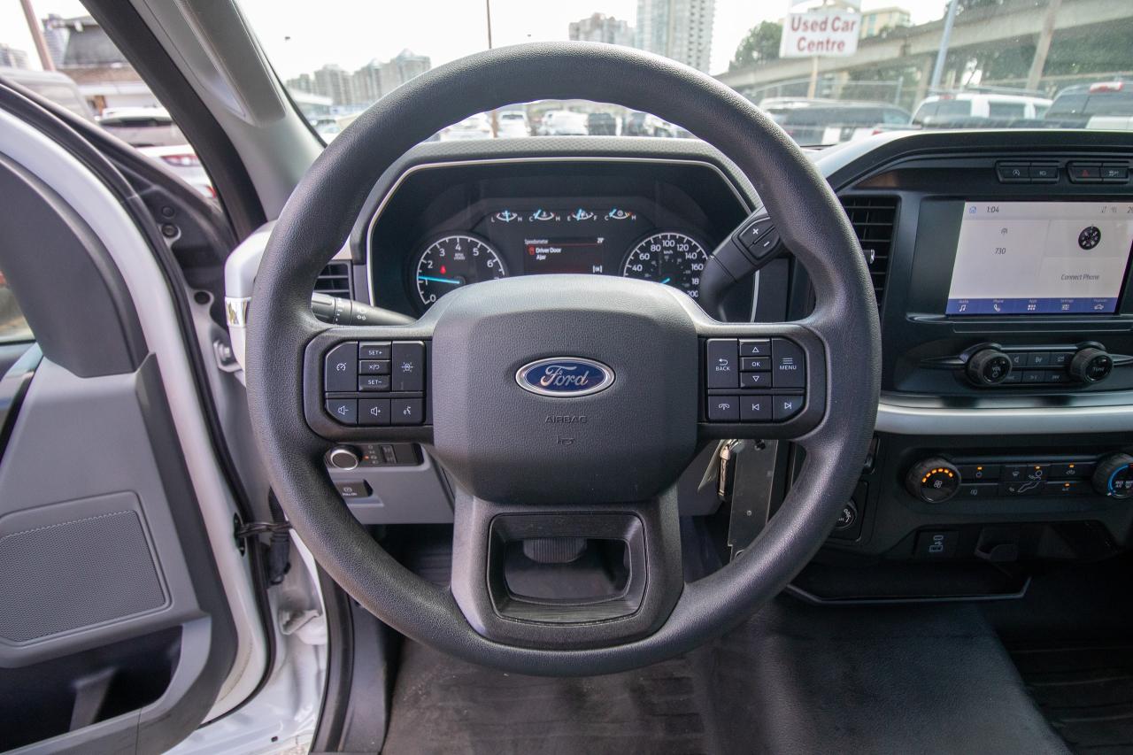 2022 Ford F-150 XL 2WD Reg Cab 8' Box Photo5