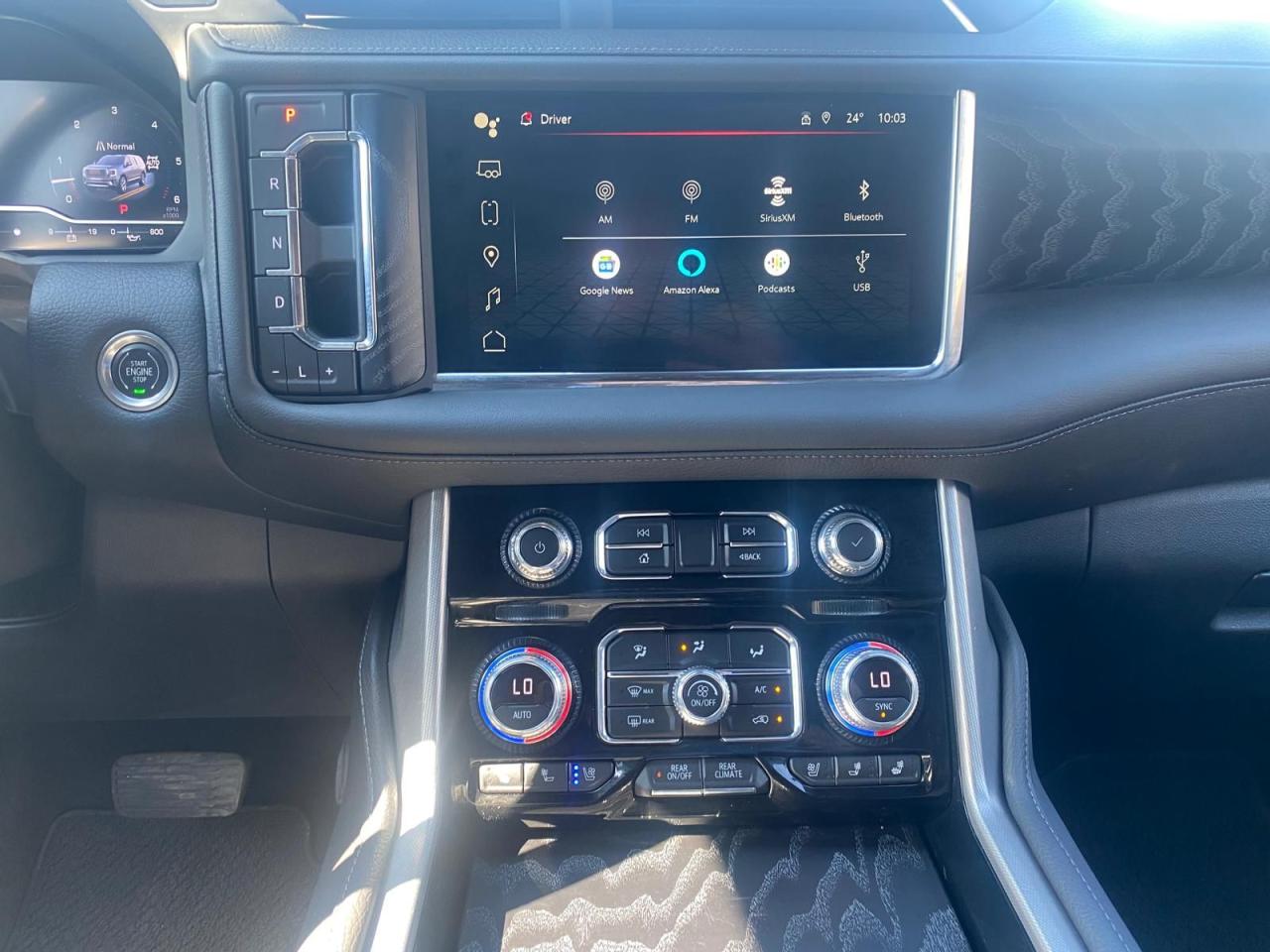 2023 GMC Yukon XL Denali - Photo #10