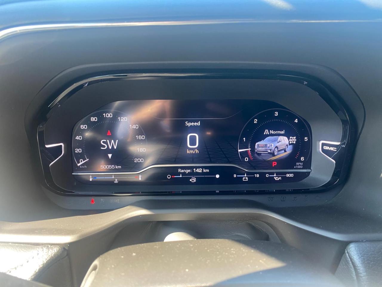 2023 GMC Yukon XL Denali - Photo #13