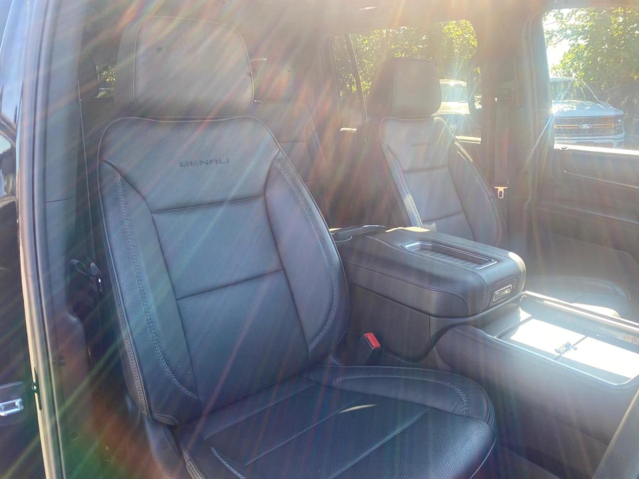 2023 GMC Yukon XL Denali - Photo #14