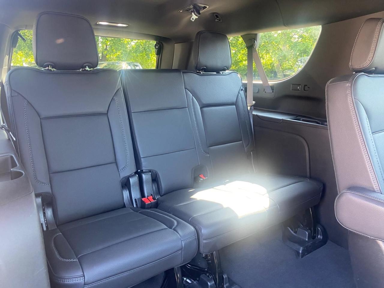 2023 GMC Yukon XL Denali - Photo #15