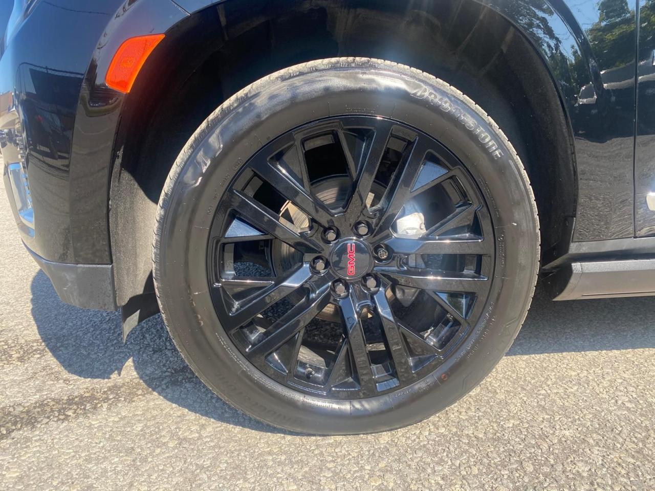 2023 GMC Yukon XL Denali - Photo #7