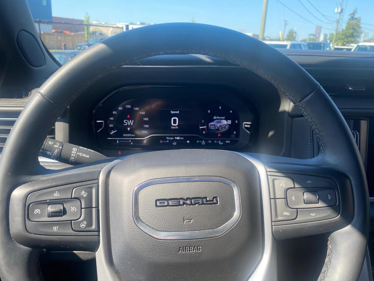 2023 GMC Yukon XL Denali - Photo #12