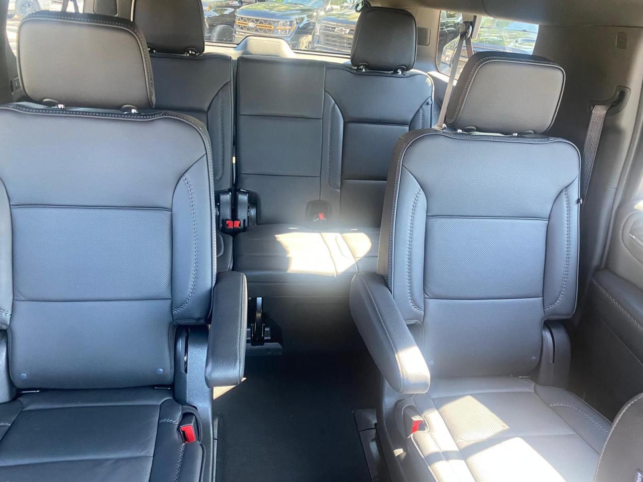 2023 GMC Yukon XL Denali - Photo #16