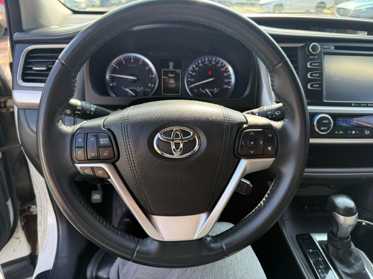 2016 Toyota Highlander XLE Photo17