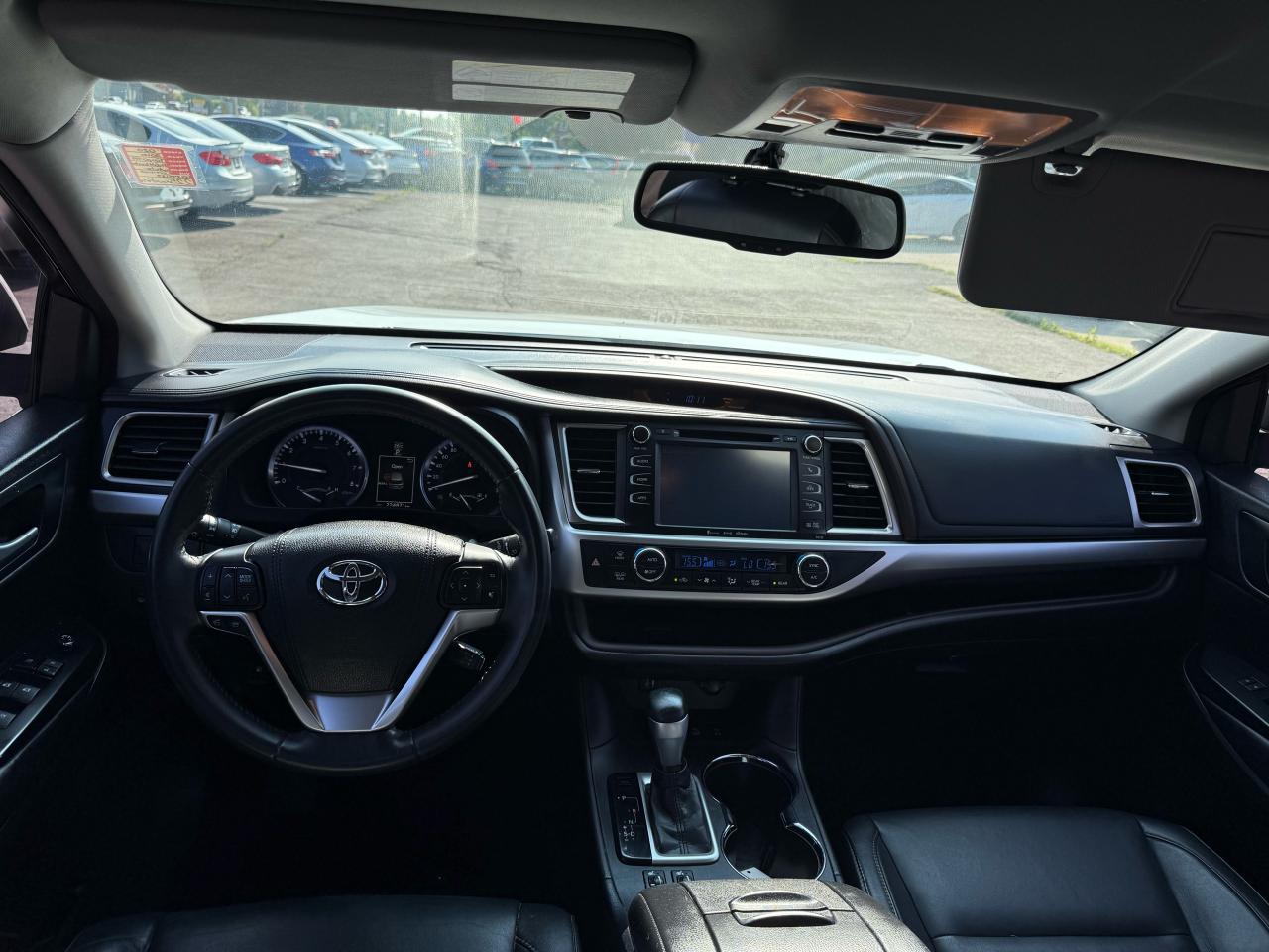 2016 Toyota Highlander XLE Photo9