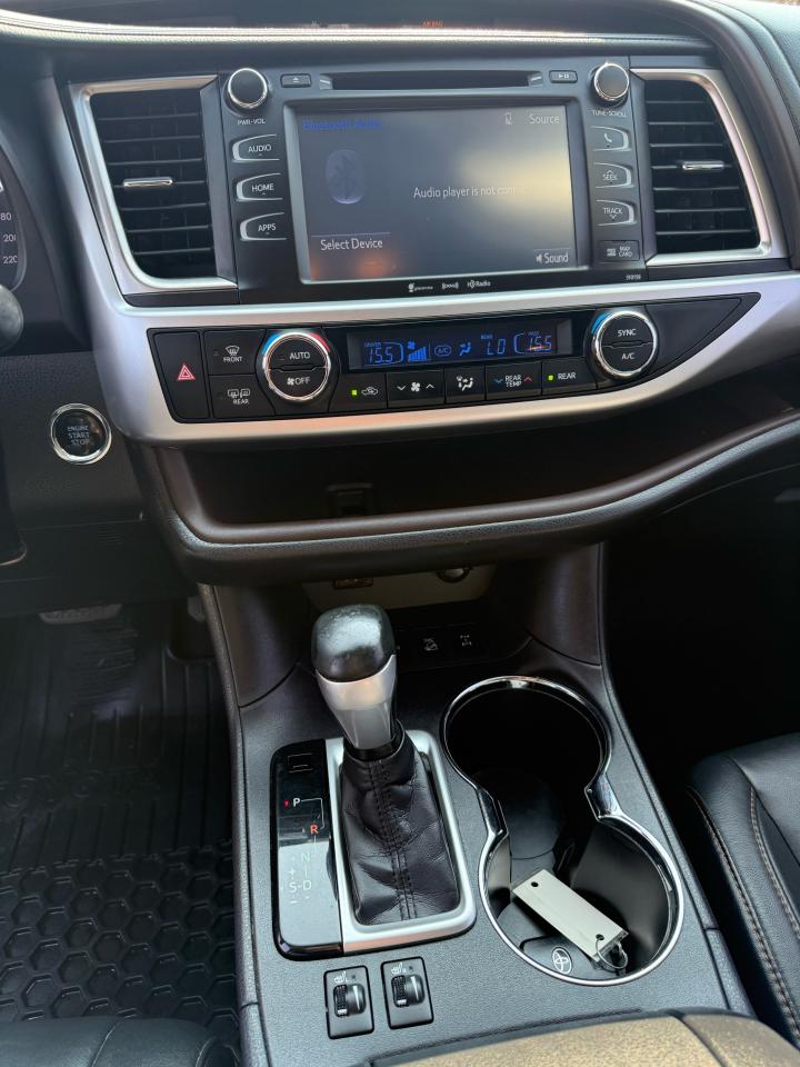 2016 Toyota Highlander XLE Photo15