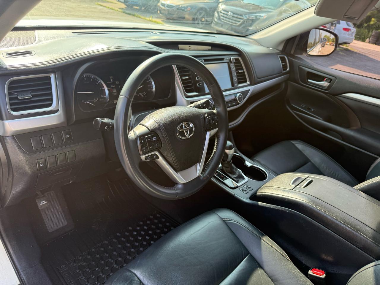 2016 Toyota Highlander XLE Photo14