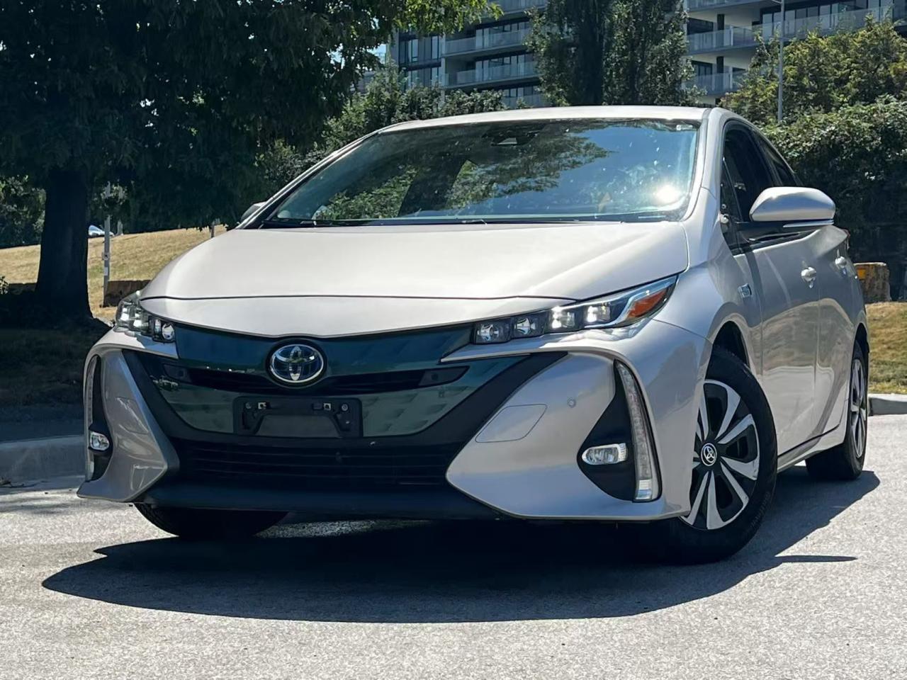 Used 2018 Toyota Prius Prime UPGRADE/ TECH PKG/ CLEAN TITLE/ BC LOCAL for sale in Richmond, BC