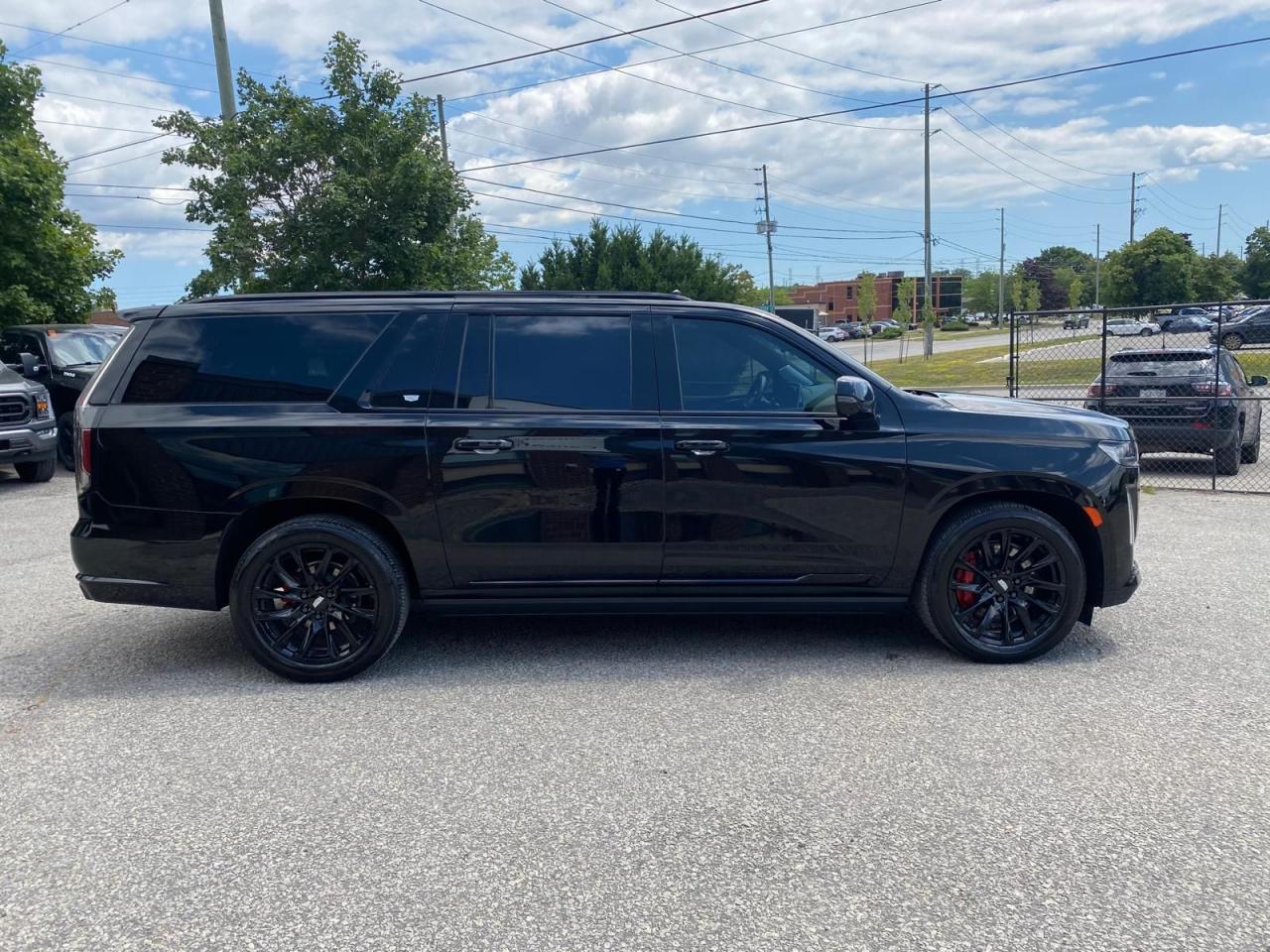 2023 Cadillac Escalade ESV 4WD Sport Platinum - Photo #4