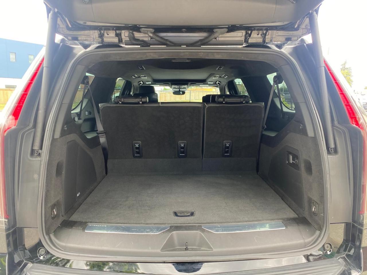 2023 Cadillac Escalade ESV 4WD Sport Platinum - Photo #17