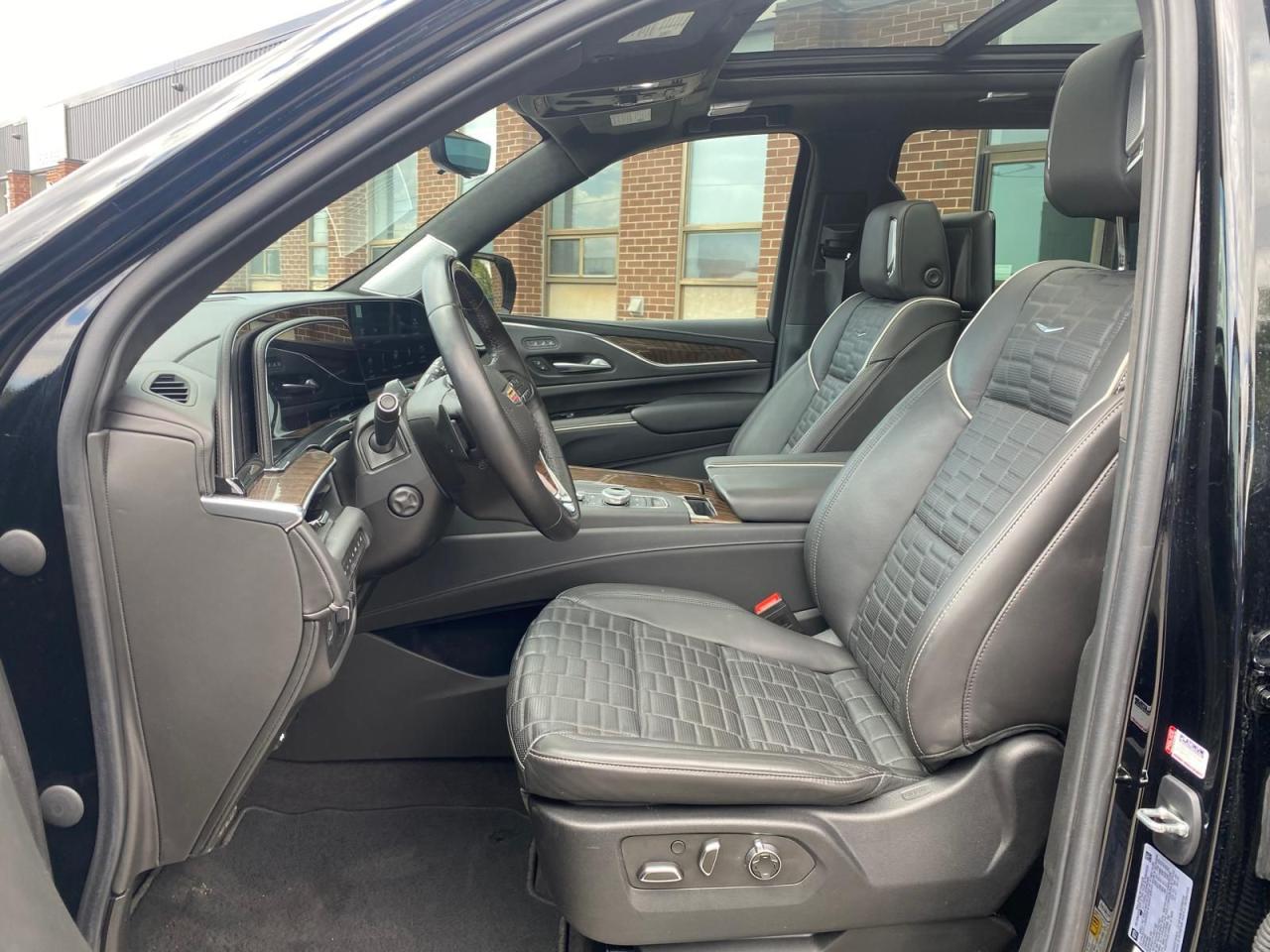 2023 Cadillac Escalade ESV 4WD Sport Platinum - Photo #19