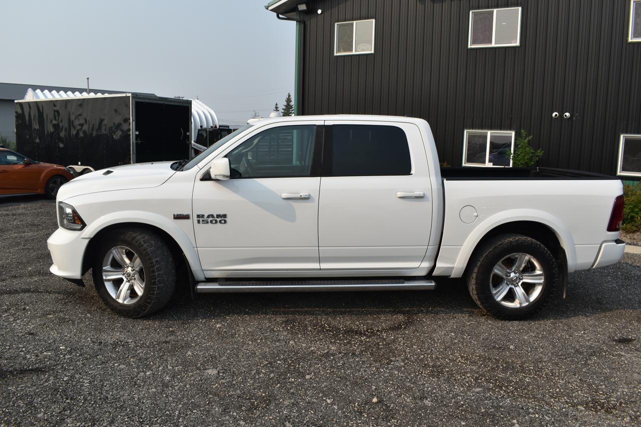2015 RAM 1500 SPORT - Photo #3