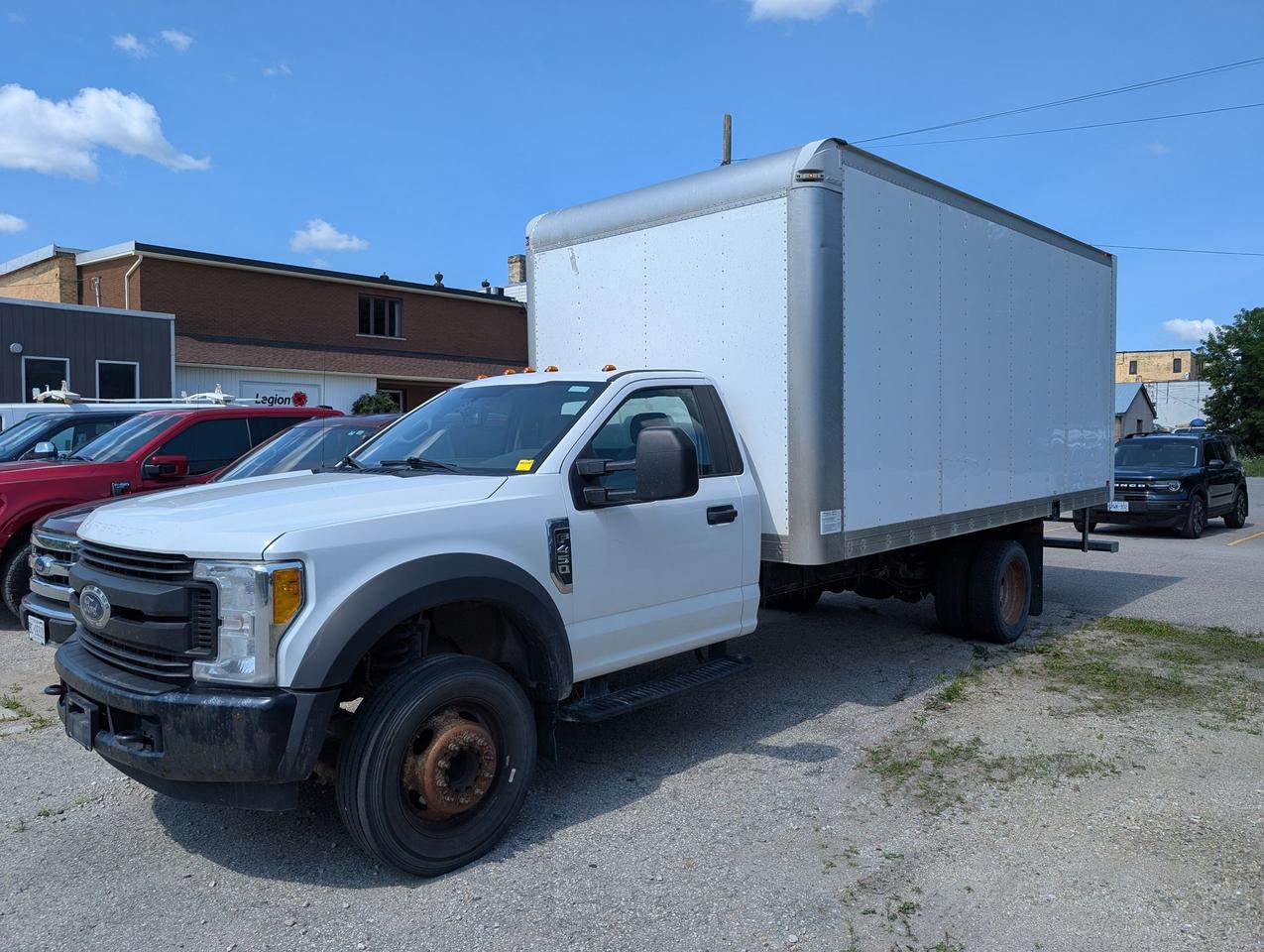2017 Ford F-450 XL 2WD Box Truck 120" WB Photo0