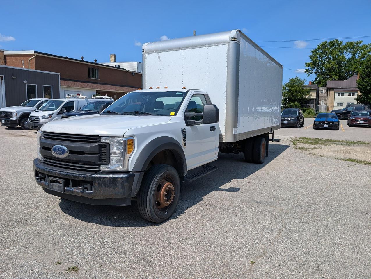 2017 Ford F-450 XL 2WD Box Truck 120" WB Photo1